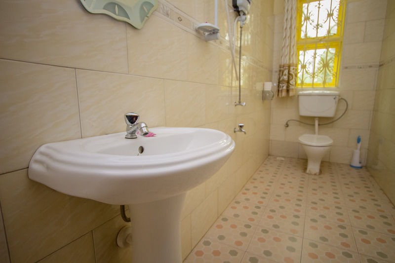 Heras Country Resort Kabale Ngoại thất bức ảnh
