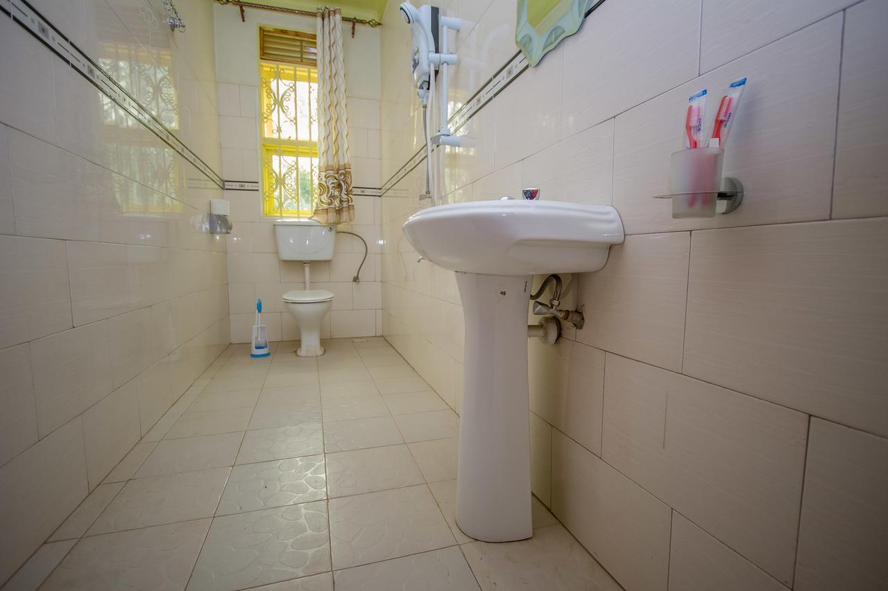 Heras Country Resort Kabale Ngoại thất bức ảnh
