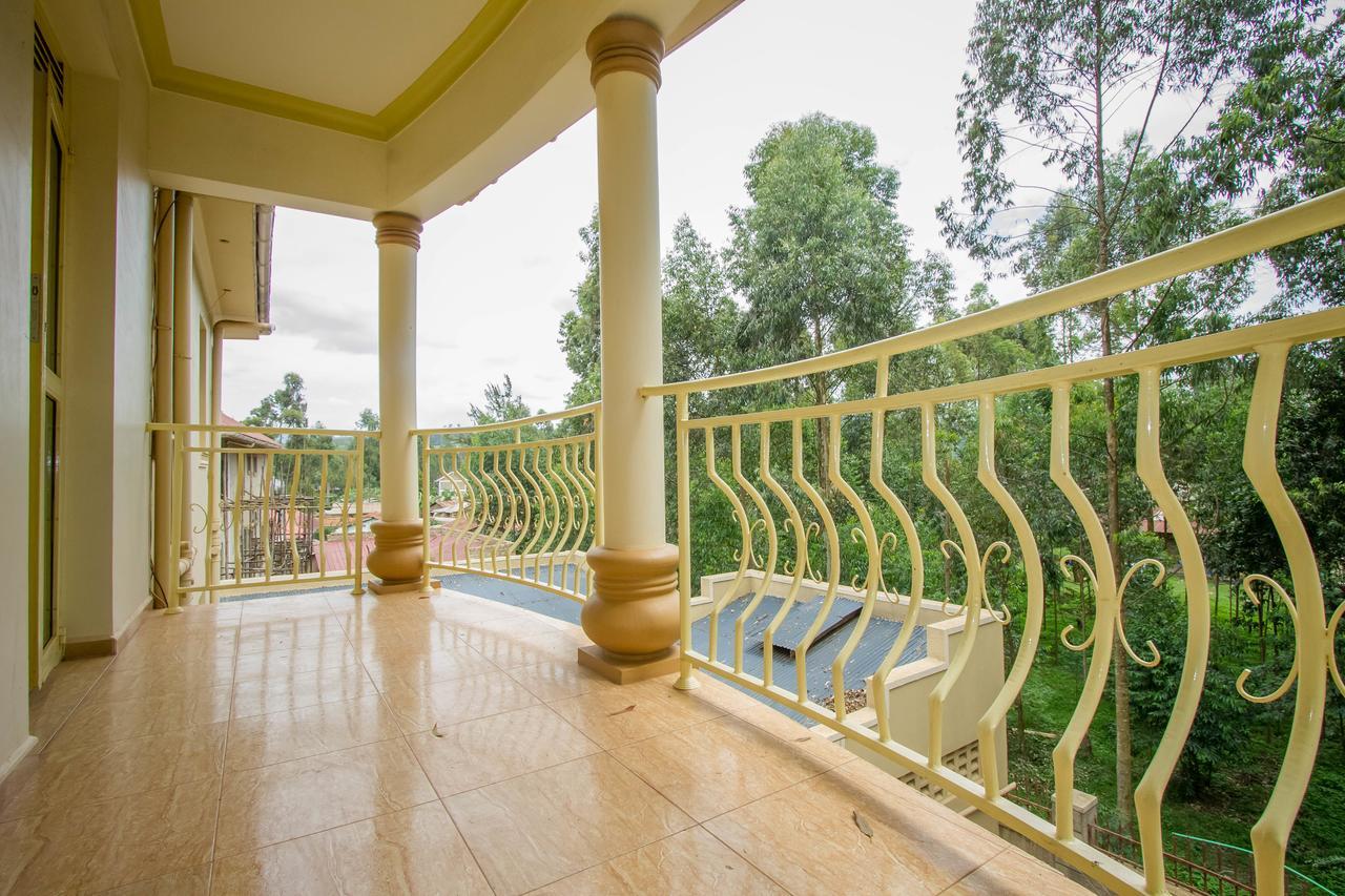 Heras Country Resort Kabale Ngoại thất bức ảnh